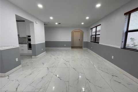 Casa en alquiler en Cutler Bay, Florida, 5 dormitorios, 270.9 m2 № 1897704 - foto 6