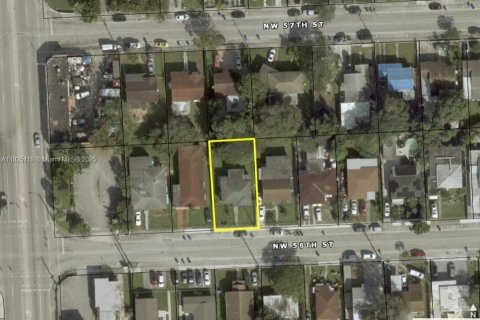 House in Miami, Florida 3 bedrooms, 109.16 sq.m. № 1794500 - photo 10