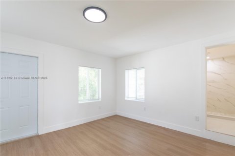 House in Miami, Florida 3 bedrooms, 109.16 sq.m. № 1794500 - photo 8