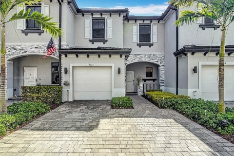 Townhouse in Miami Gardens, Florida 3 bedrooms, 124.86 sq.m. № 1845493 - photo 2