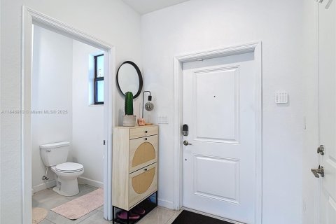Townhouse in Miami Gardens, Florida 3 bedrooms, 124.86 sq.m. № 1845493 - photo 5