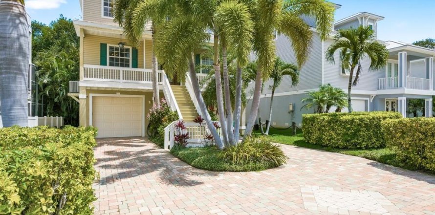 Casa en Palm Harbor, Florida 3 dormitorios, 179.12 m2 № 2110564