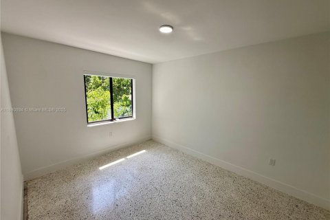 Condo in Miami, Florida, 2 bedrooms  № 1978057 - photo 8