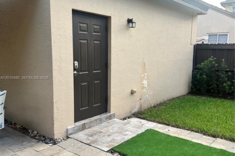 House in Homestead, Florida 4 bedrooms, 222.97 sq.m. № 2073704 - photo 20