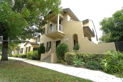 House in Homestead, Florida 4 bedrooms, 222.97 sq.m. № 2073704 - photo 2