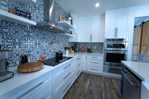 House in Homestead, Florida 4 bedrooms, 222.97 sq.m. № 2073704 - photo 7