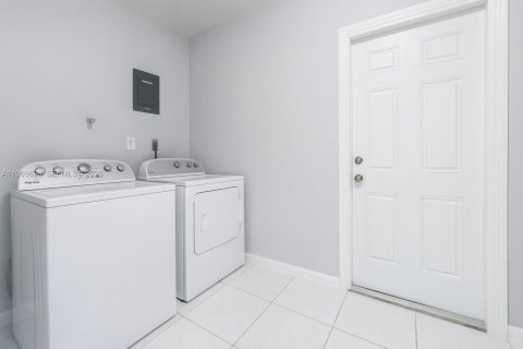 Villa ou maison à vendre à Tamarac, Floride: 3 chambres, 121.05 m2 № 2025613 - photo 4