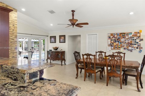 Casa en venta en Coral Springs, Florida, 5 dormitorios, 255.11 m2 № 2007829 - foto 13