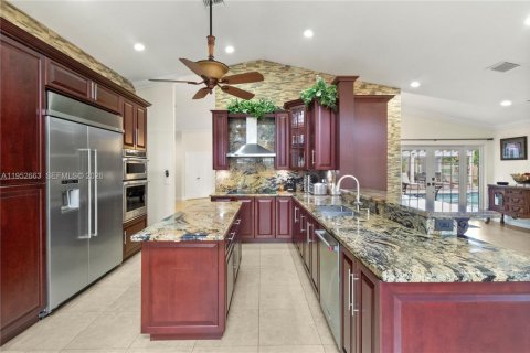 Casa en venta en Coral Springs, Florida, 5 dormitorios, 255.11 m2 № 2007829 - foto 8