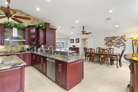 Casa en venta en Coral Springs, Florida, 5 dormitorios, 255.11 m2 № 2007829 - foto 7