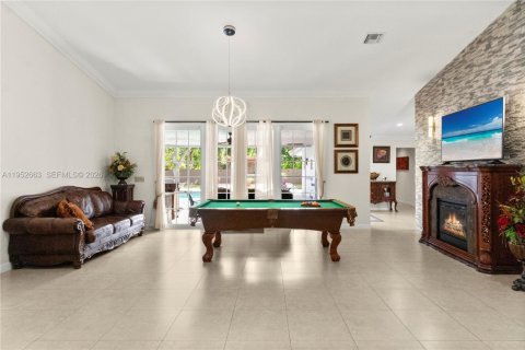 Casa en venta en Coral Springs, Florida, 5 dormitorios, 255.11 m2 № 2007829 - foto 17