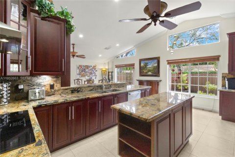 Casa en venta en Coral Springs, Florida, 5 dormitorios, 255.11 m2 № 2007829 - foto 9
