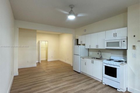 Apartamento en alquiler en Hollywood, Florida, 55.74 m2 № 1859936 - foto 8