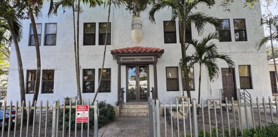 Estudio en Hollywood, Florida № 1859936