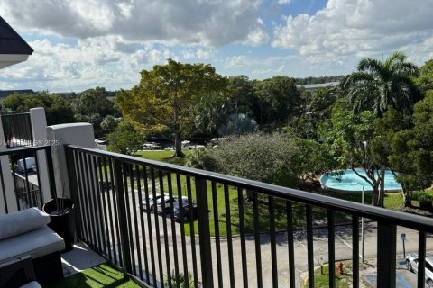 Condo in Fort Lauderdale, Florida, 2 bedrooms  № 1955882 - photo 2