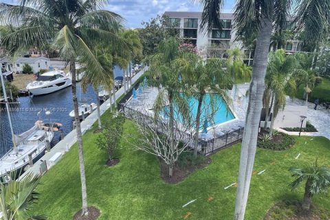 Condo in Fort Lauderdale, Florida, 2 bedrooms  № 1955882 - photo 12