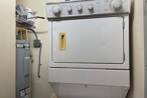Купить кондоминиум в Ленд-о-Лейкс, Флорида 5 комнат, 104.79м2, № 1533435 - фото 24