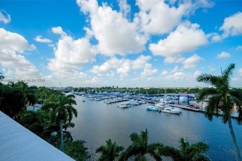 Copropriété à vendre à Miami, Floride: 2 chambres, 88.07 m2 № 1862049 - photo 15