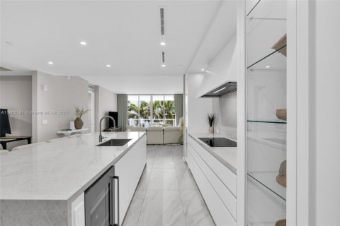 Купить кондоминиум в Бока-Ратон, Флорида 2 спальни, 240.43м2, № 1980903 - фото 2