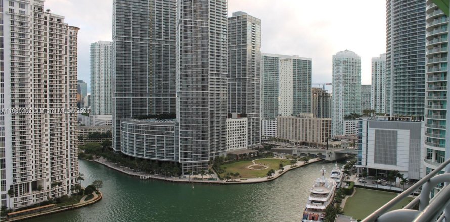 Condominio en Miami, Florida, 2 dormitorios  № 1942584