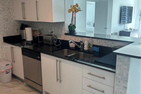 Condominio en alquiler en Miami, Florida, 2 dormitorios, 113.99 m2 № 1942584 - foto 6