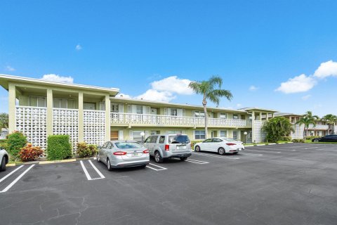 Condominio en Delray Beach, Florida, 2 dormitorios № 2146392