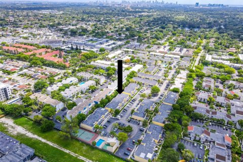 Townhouse in Miami, Florida 2 bedrooms, 92.9 sq.m. № 2033952 - photo 23