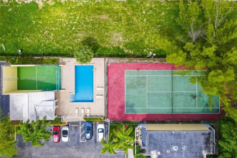 Townhouse in Miami, Florida 2 bedrooms, 92.9 sq.m. № 2033952 - photo 21