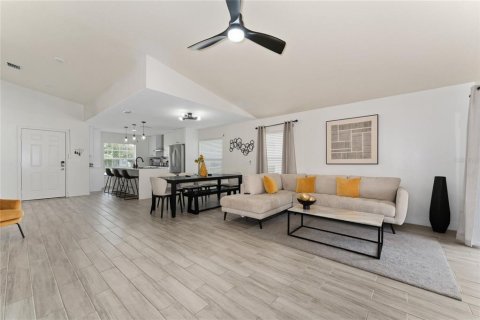 Villa ou maison à louer à Kissimmee, Floride: 3 chambres, 127.93 m2 № 2148893 - photo 9