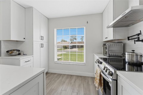 Villa ou maison à louer à Kissimmee, Floride: 3 chambres, 127.93 m2 № 2148893 - photo 6