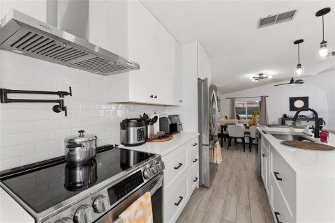 Villa ou maison à louer à Kissimmee, Floride: 3 chambres, 127.93 m2 № 2148893 - photo 7