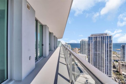 Condo in Saint Petersburg, Florida, 3 bedrooms  № 2145622 - photo 19