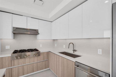 Condo in Saint Petersburg, Florida, 3 bedrooms  № 2145622 - photo 8