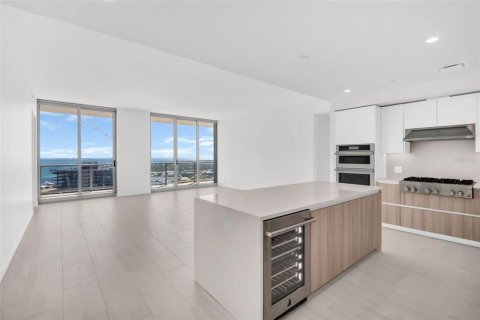 Condo in Saint Petersburg, Florida, 3 bedrooms  № 2145622 - photo 6