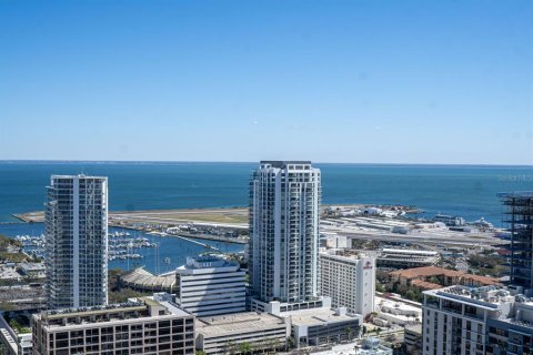 Condo in Saint Petersburg, Florida, 3 bedrooms  № 2145622 - photo 4