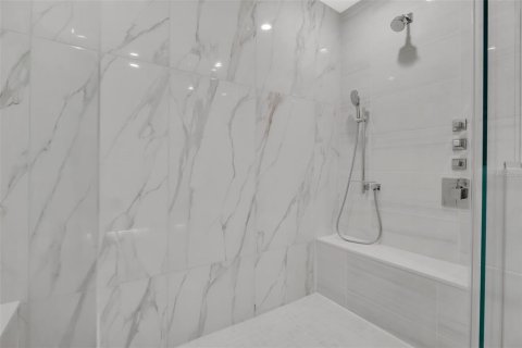 Condo in Saint Petersburg, Florida, 3 bedrooms  № 2145622 - photo 29