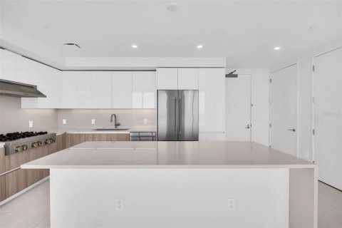 Condo in Saint Petersburg, Florida, 3 bedrooms  № 2145622 - photo 14