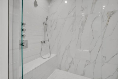 Condo in Saint Petersburg, Florida, 3 bedrooms  № 2145622 - photo 30