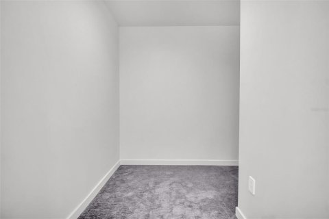 Condo in Saint Petersburg, Florida, 3 bedrooms  № 2145622 - photo 25
