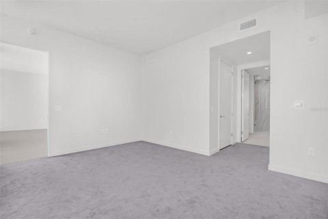 Condo in Saint Petersburg, Florida, 3 bedrooms  № 2145622 - photo 23