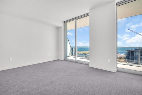 Condo in Saint Petersburg, Florida, 3 bedrooms  № 2145622 - photo 21