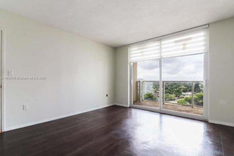 Condominio en alquiler en Miami, Florida, 1 dormitorio, 74.41 m2 № 1945891 - foto 13