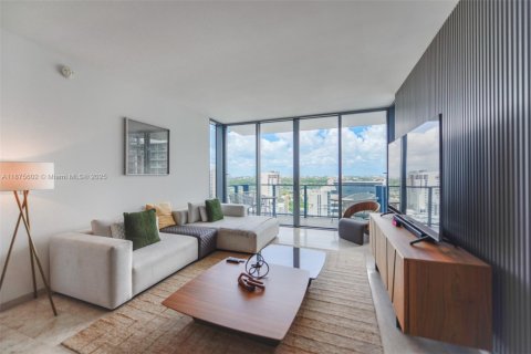 Condo in Miami, Florida, 2 bedrooms  № 1980348 - photo 4