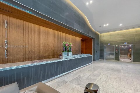 Condo in Miami, Florida, 2 bedrooms  № 1980348