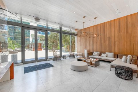 Condo in Miami, Florida, 2 bedrooms  № 1980348 - photo 2