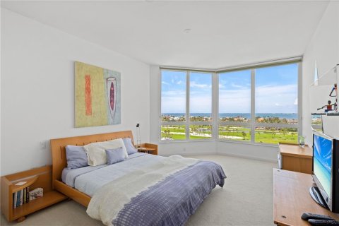 Condominio en venta en Longboat Key, Florida, 3 dormitorios, 220.64 m2 № 1718209 - foto 23