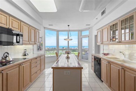 Condominio en venta en Longboat Key, Florida, 3 dormitorios, 220.64 m2 № 1718209 - foto 13