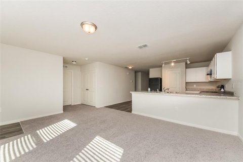 Casa en alquiler en Poinciana, Florida, 4 dormitorios, 130.06 m2 № 1910412 - foto 4