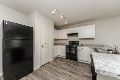 Casa en alquiler en Poinciana, Florida, 4 dormitorios, 130.06 m2 № 1910412 - foto 5