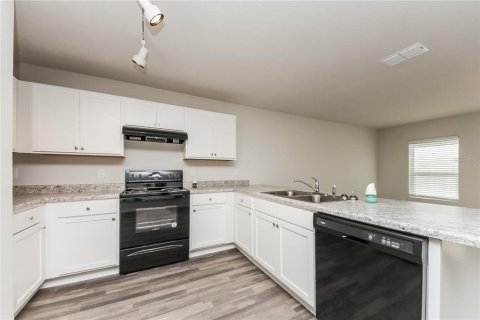 Casa en alquiler en Poinciana, Florida, 4 dormitorios, 130.06 m2 № 1910412 - foto 6